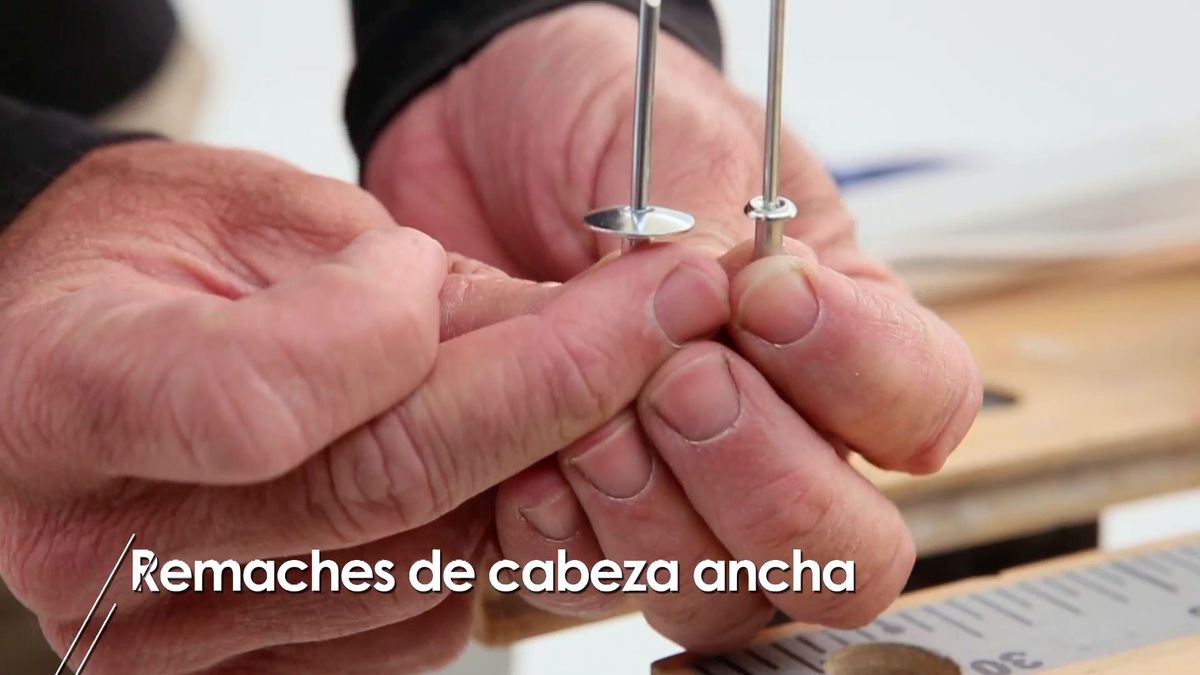 Cómo hacer remaches de cabeza ancha paso 1