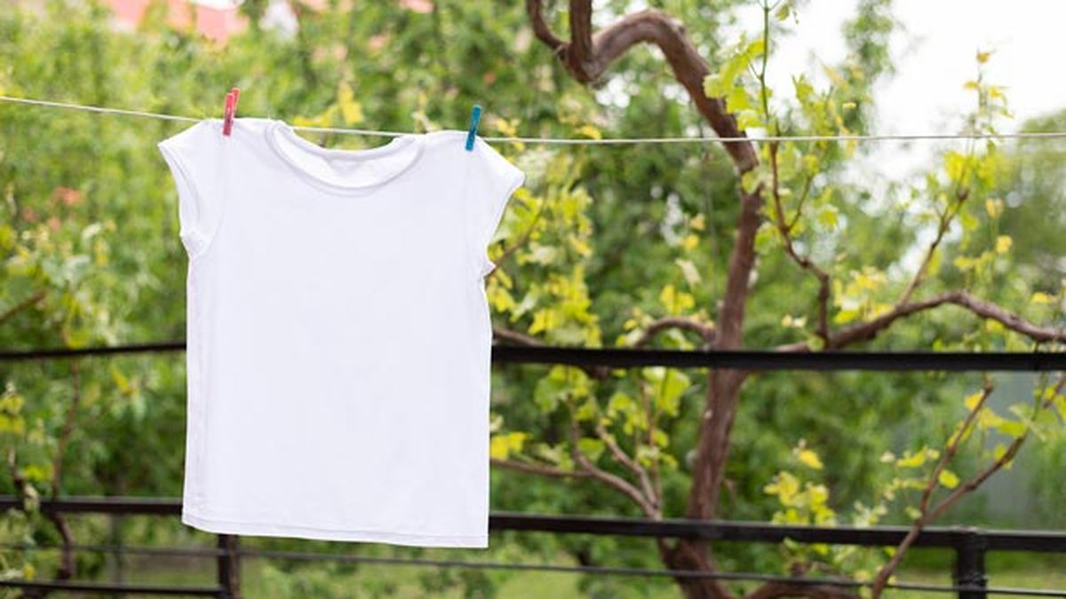 trucos para quitar las manchas de chocolate en ropa blanca