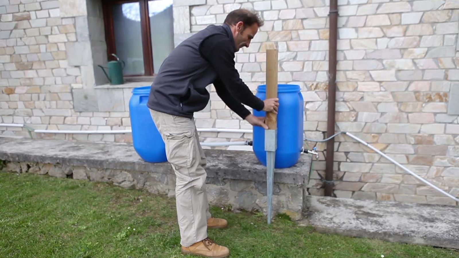 Soportes para bidones de agua paso 2