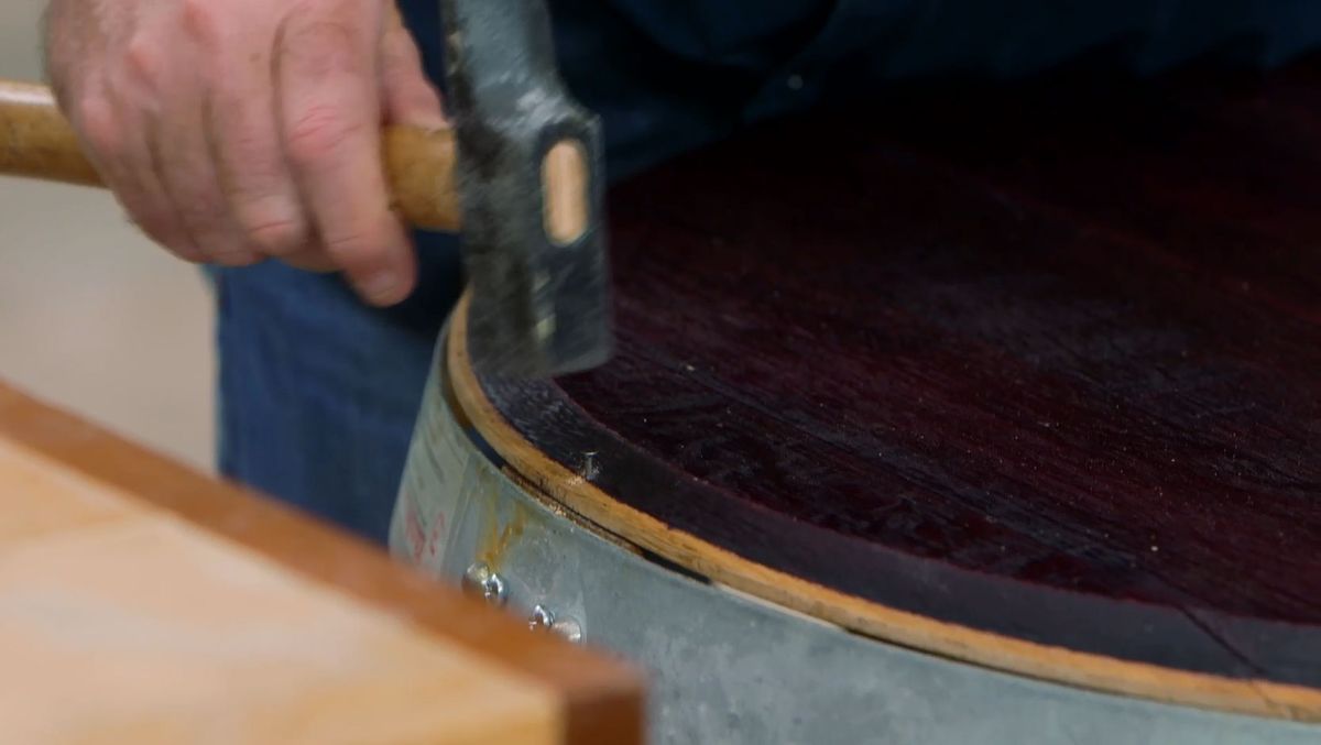 Cómo hacer una mesa con una barrica paso 8