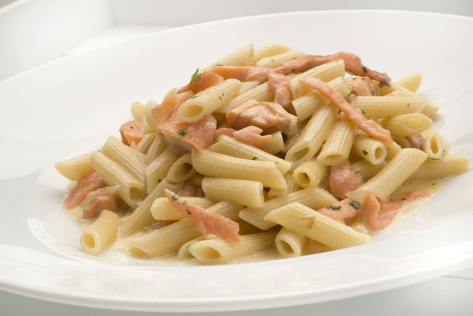 6056 1 Macarrones con salmon xl