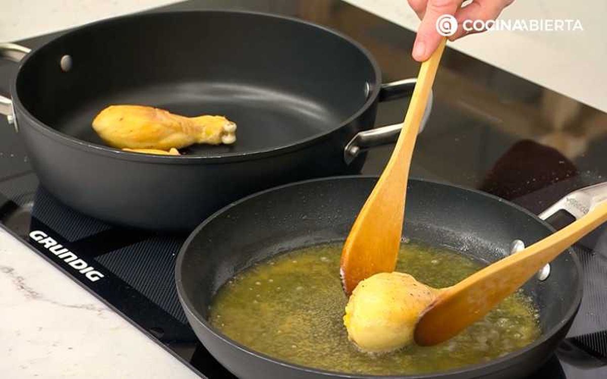 Fríe el pollo a fuego medio