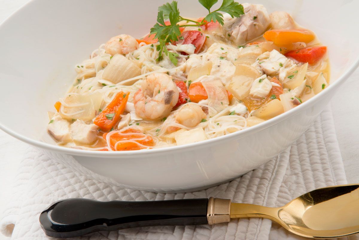 5286 Wok de dorada, verduras y fideos chinos (672) xl