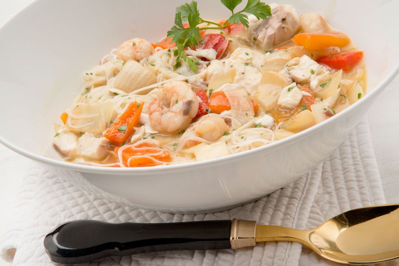 5286 Wok de dorada, verduras y fideos chinos (672) xl