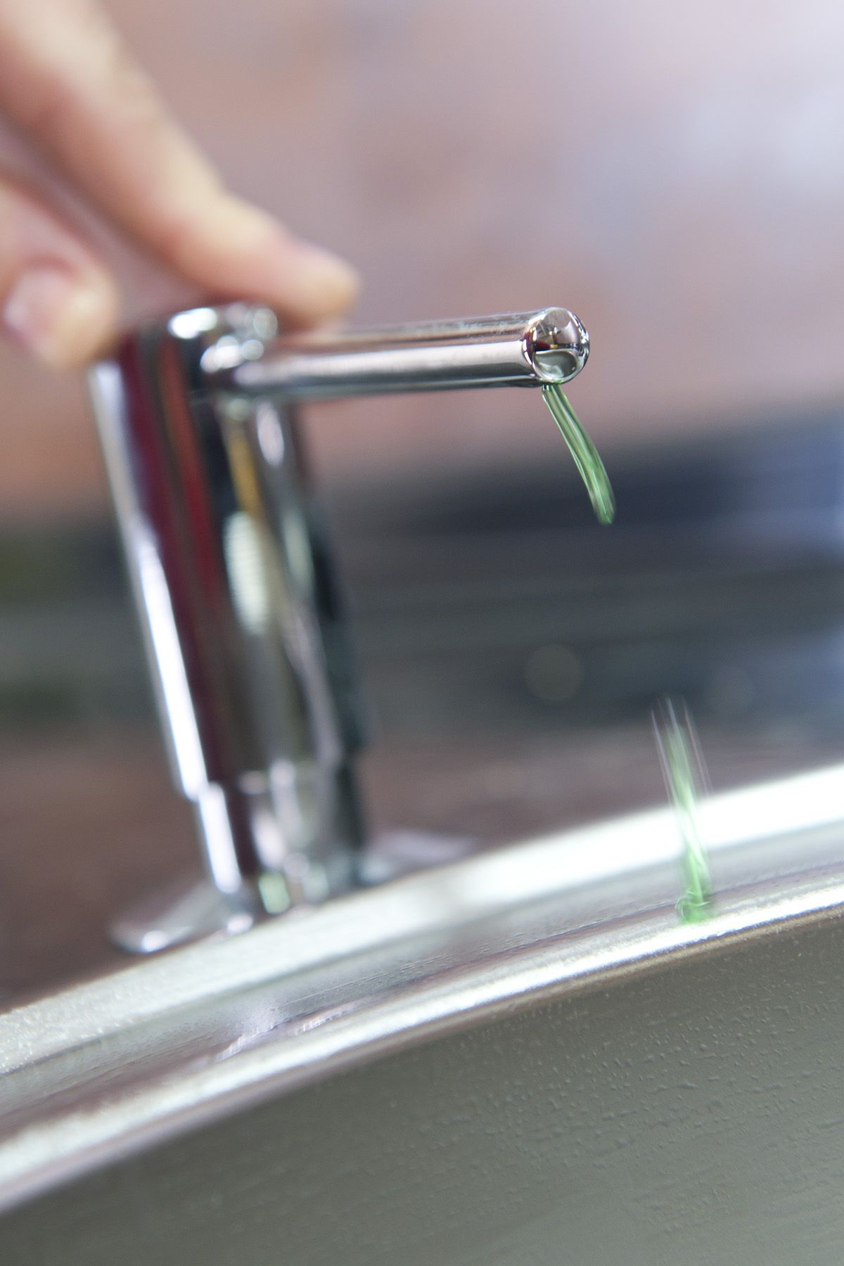 Bricomania 680 Encastrar dosificador de jabon p6