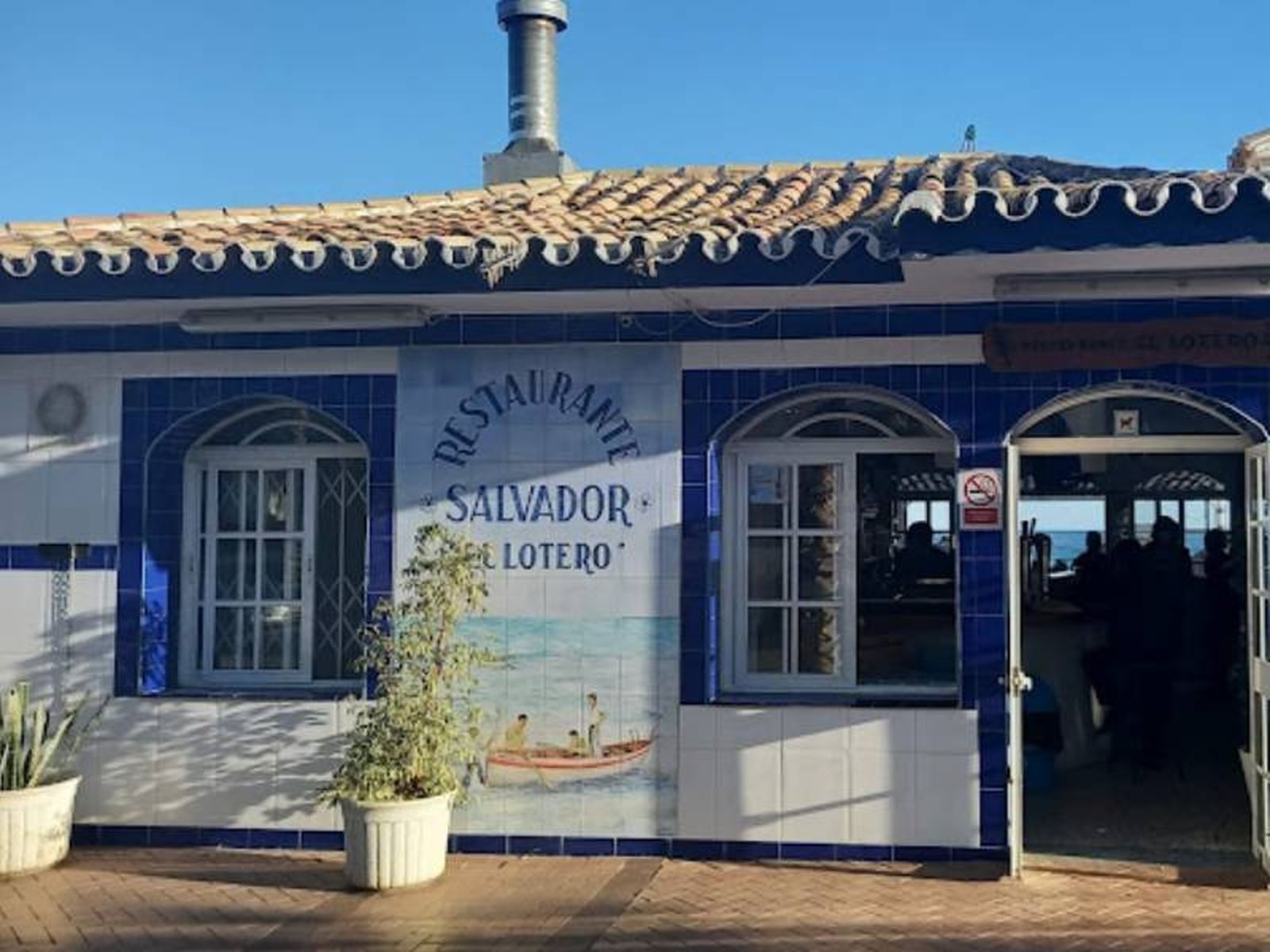 Restaurante El Lotero en Málaga para comer espetos de sardina / foto: reseñas de Google