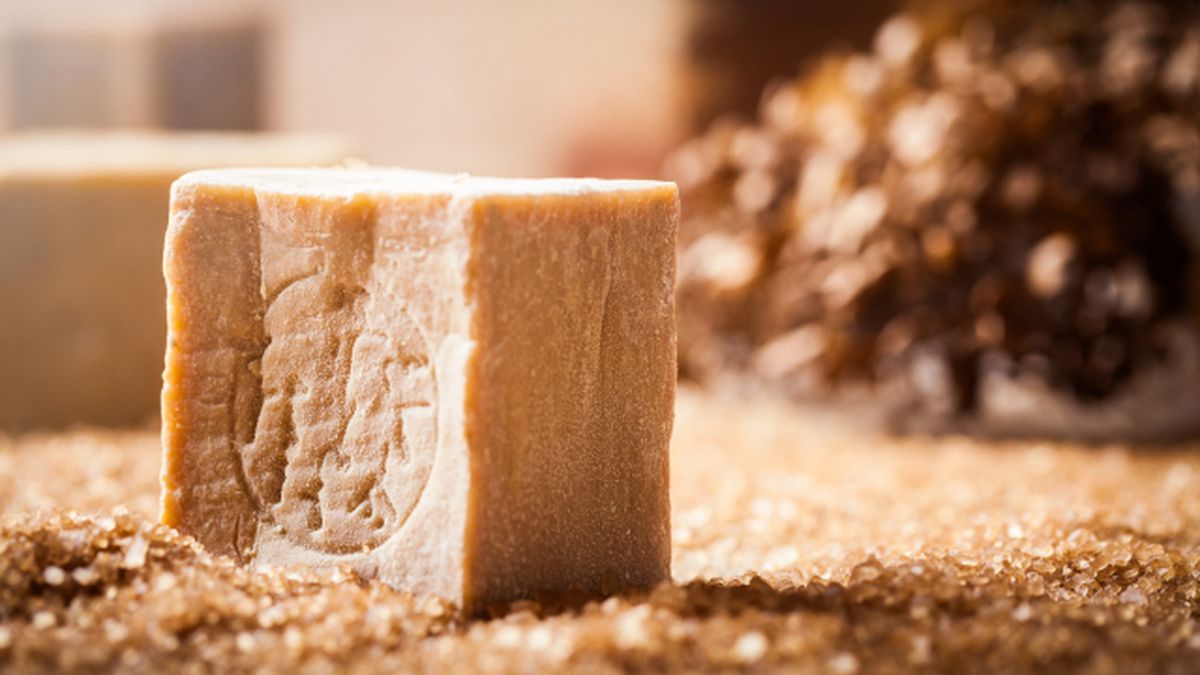 remedios caseros consejos y ejercicios para cuidar la piel del cuello jabon de alepo