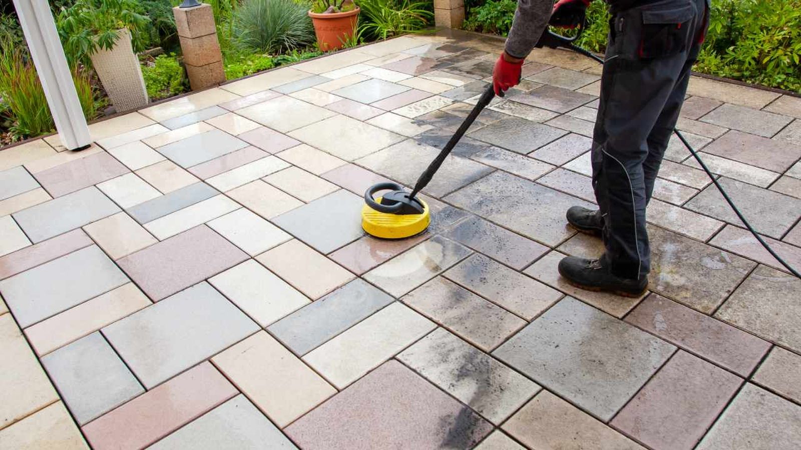 como limpiar suelos porosos