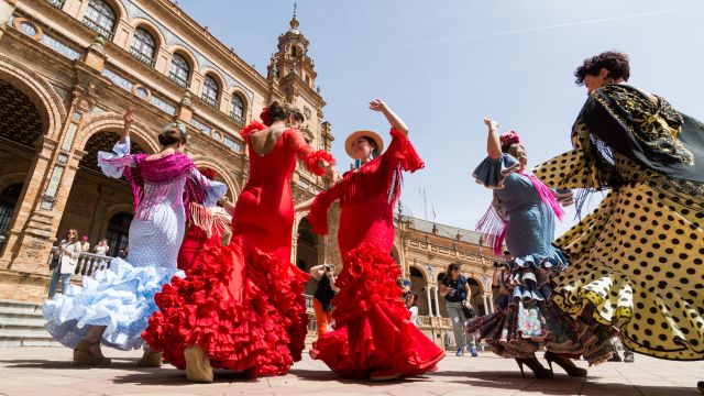 feria de abril todo lo que necesitas saber y 4 cosas que no puedes perderte sevillanas