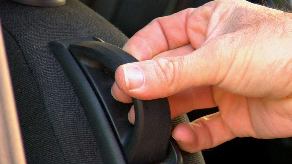 Reparar tirador de coche paso 4