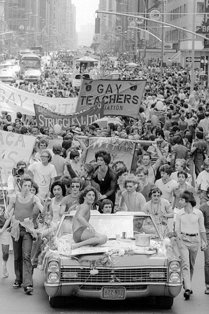 manifestacion stonewall pinterest Vanity Fair