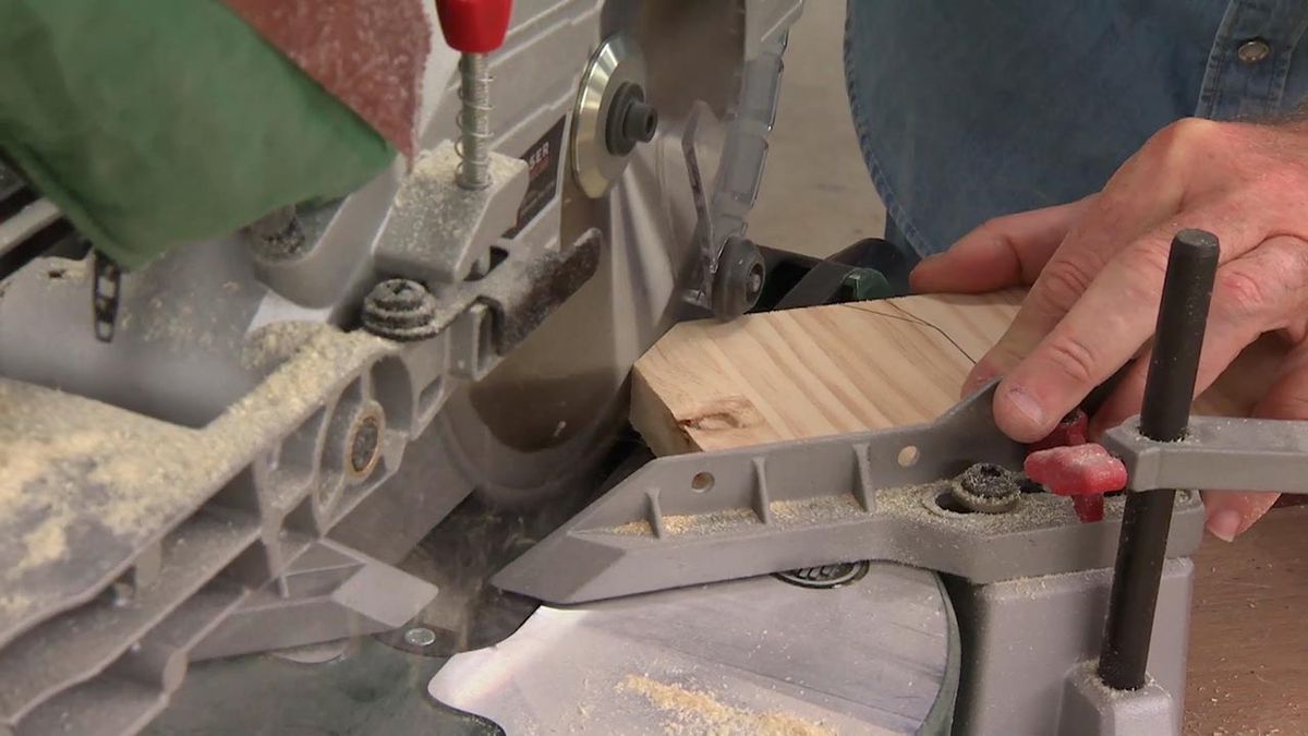 Como hacer un perchero de pie de madera paso 3