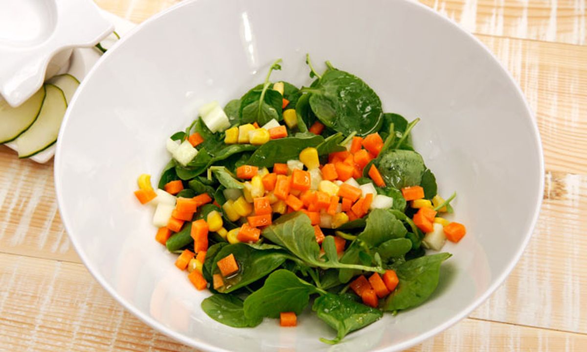 5426 2 Ensalada de berros con pepino y zanahoria xl