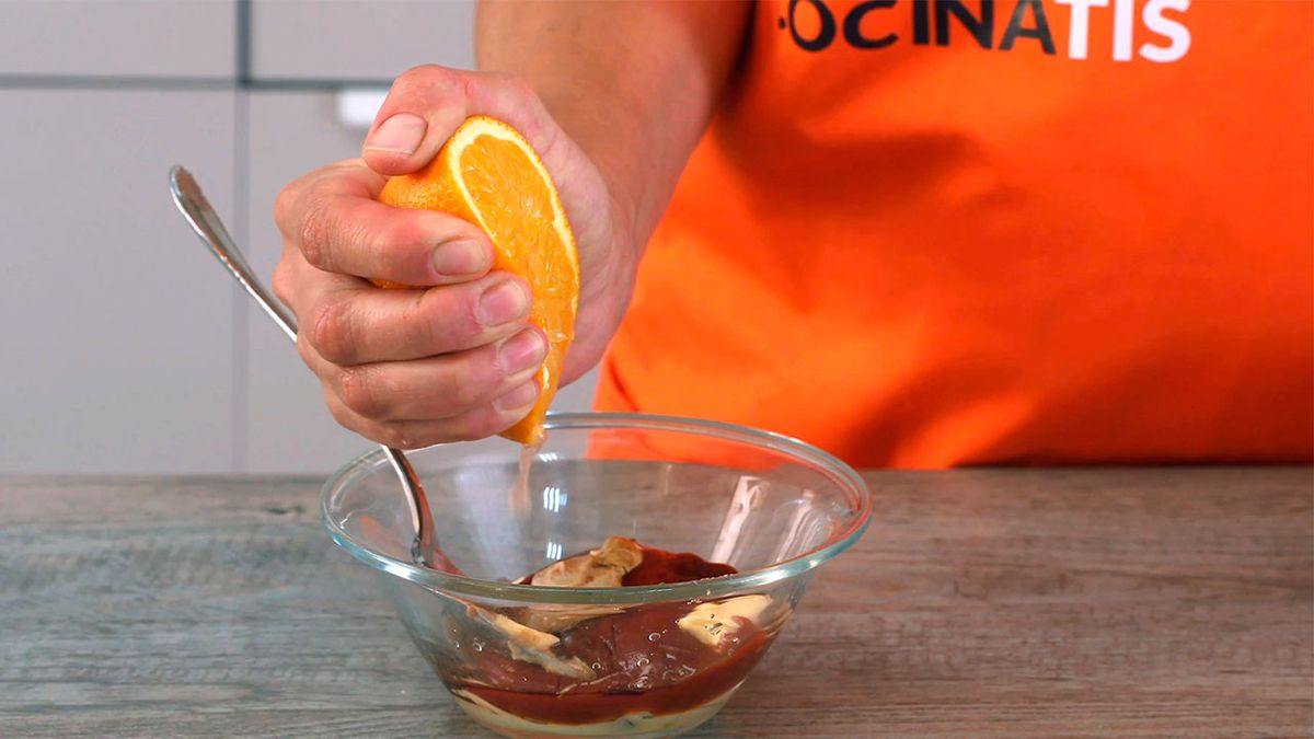 Receta de pulpo a la plancha con puré de boniato y salsa rosa  paso 3