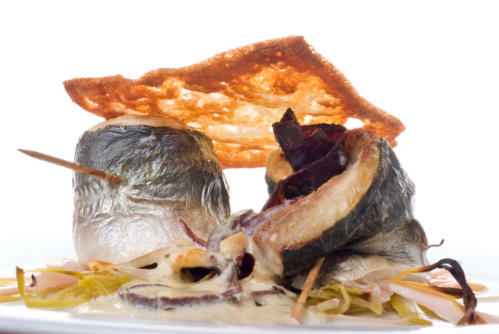 221 Chicharro con cecina y queso crujiente