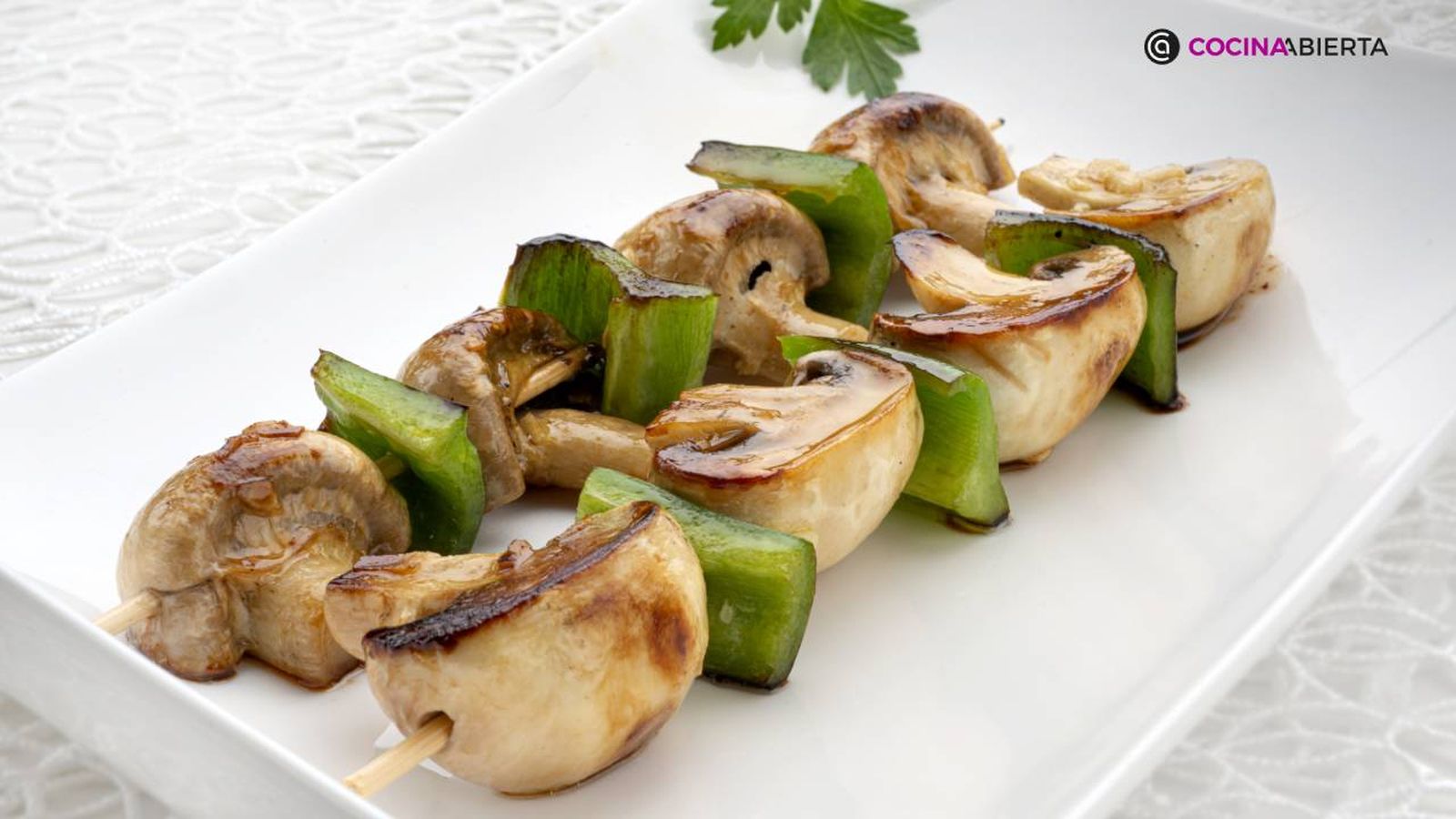 brochetas de champinones y pimiento a la plancha receta
