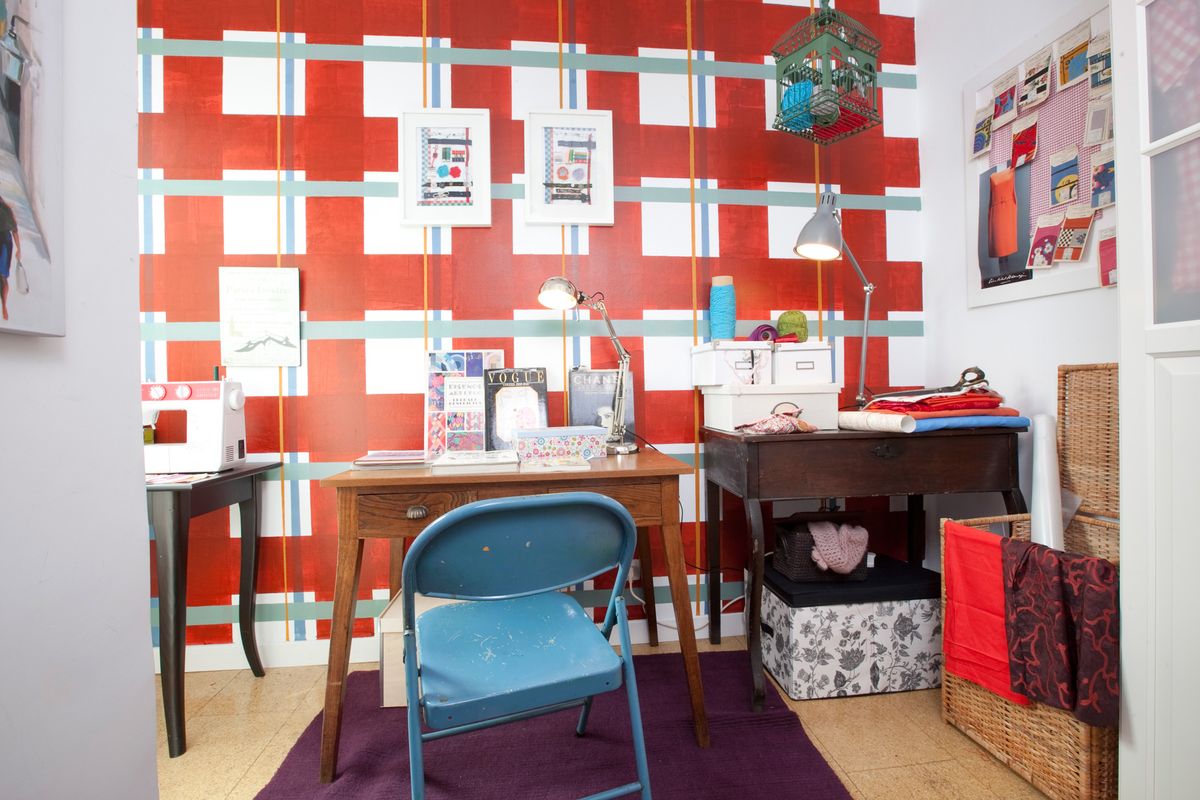 Decorar taller de costura con vestidor