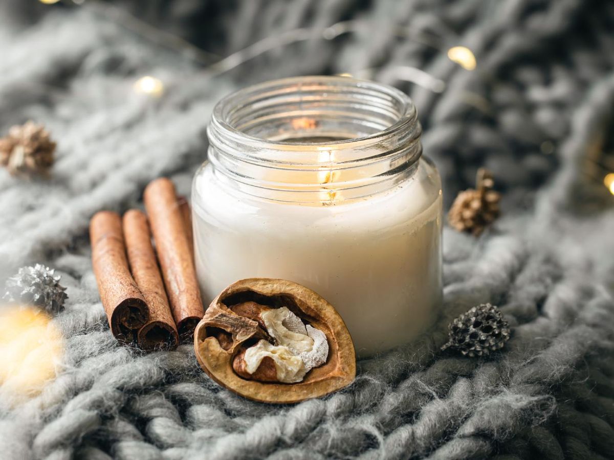 Vela aromática de canela.