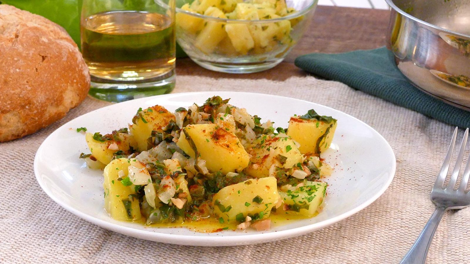 Receta de acelgas rehogadas con patatas asadas