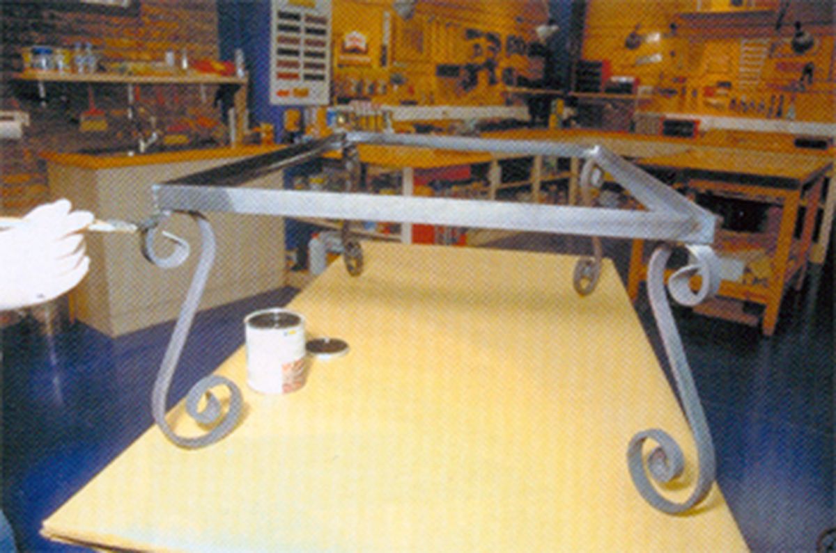 Mesa de forja y baldosa paso 5