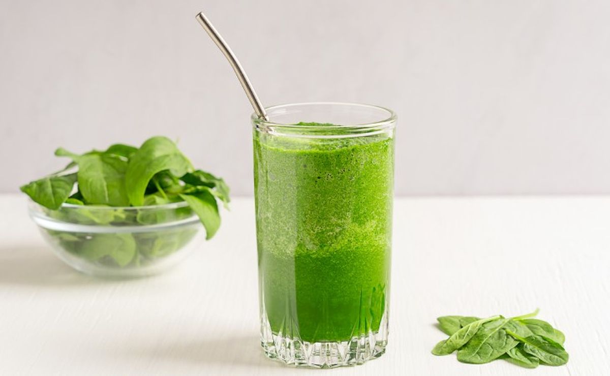 batido de espinacas con harina de almendras
