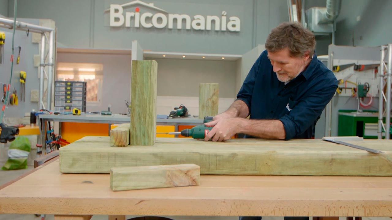 Cómo hacer bancos con traviesas de madera paso 6