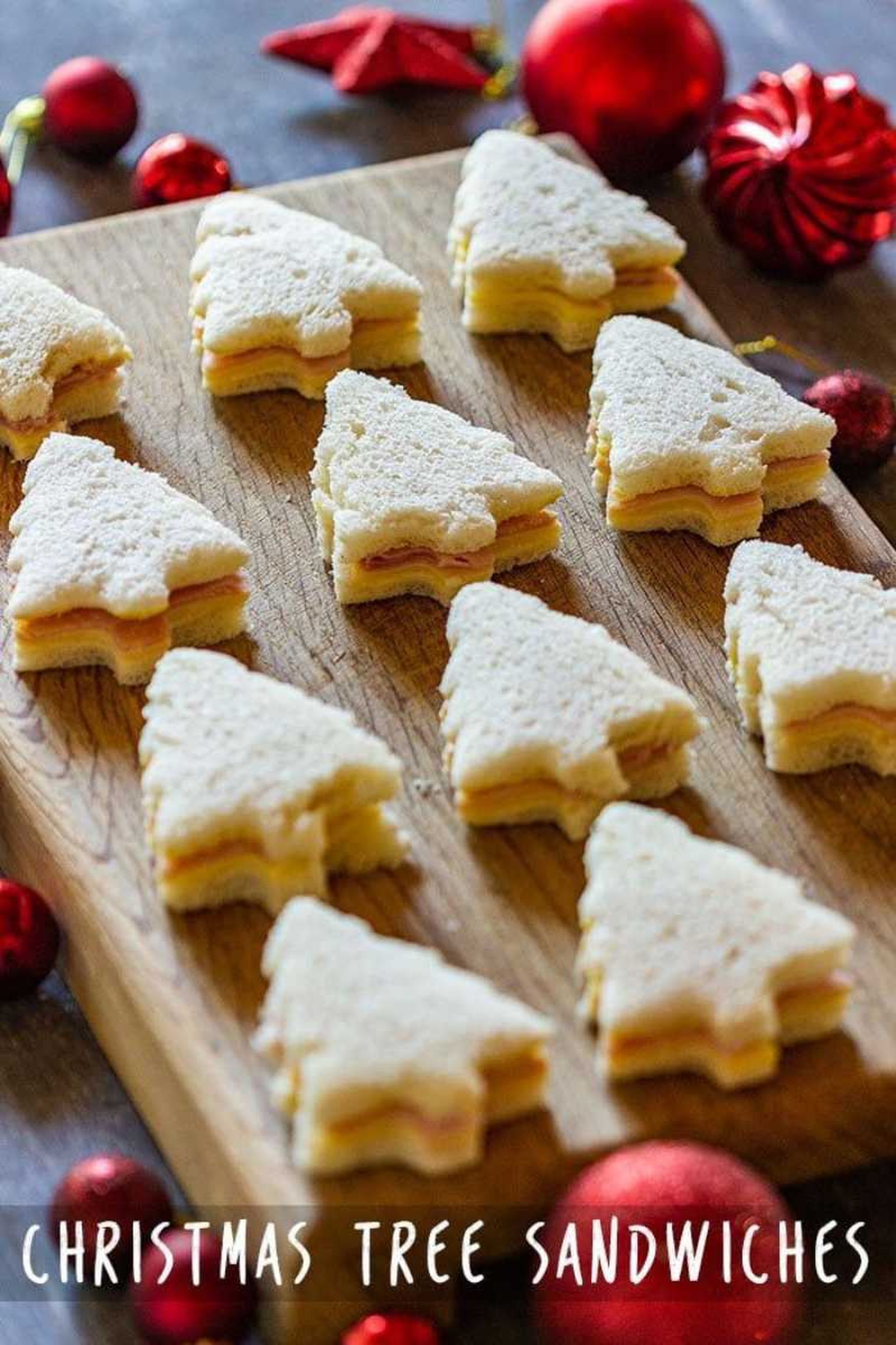 Sándwiches con forma de árbol de Navidad.