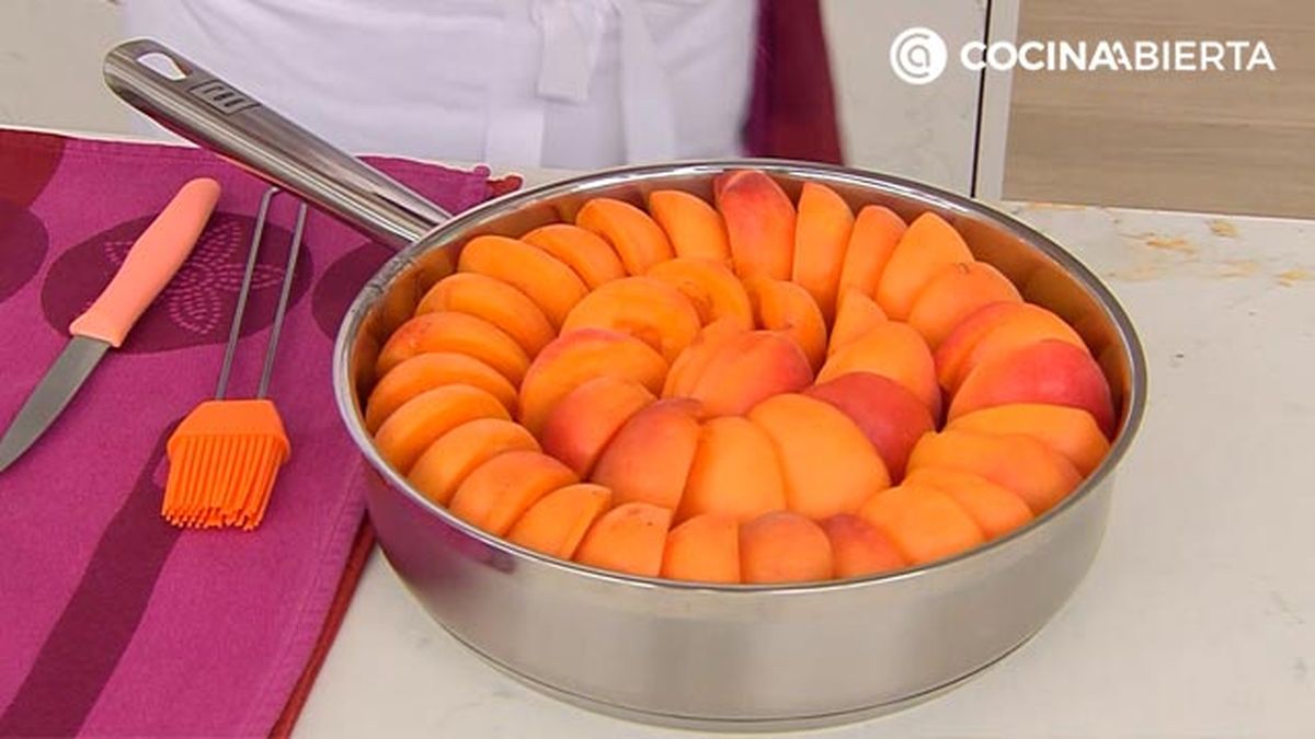 tarta tatin de albaricoques receta autentica eva arguinano karl7810321 paso3