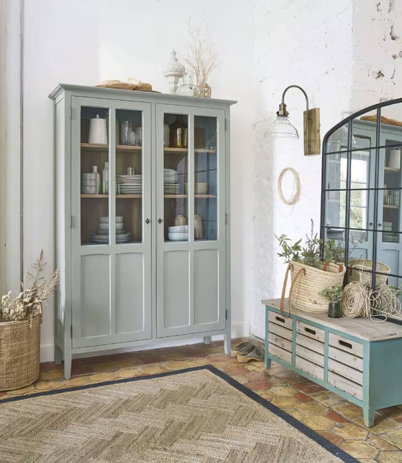 Mueble vajillero de estilo provenzal.