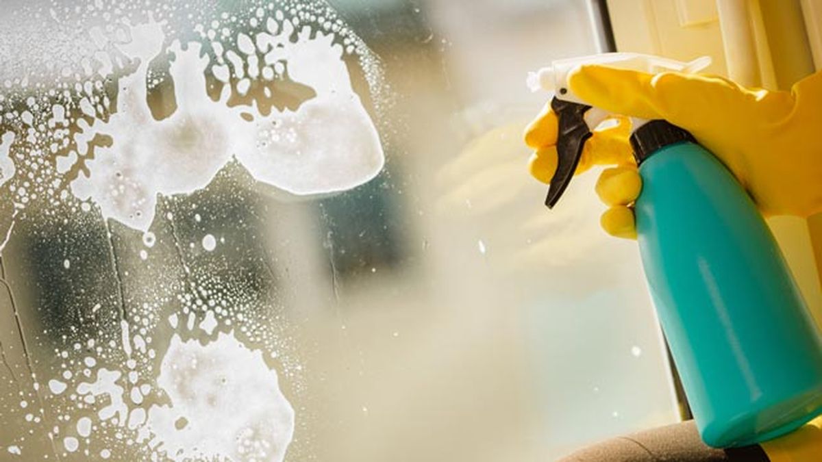 como limpiar vidrios con amoniaco vinagre jabon trucos casa