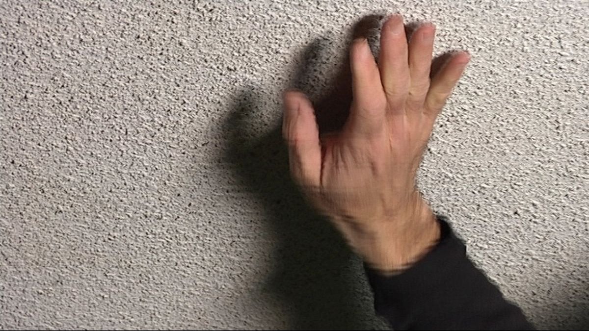 Fijar argolla en techo paso 2