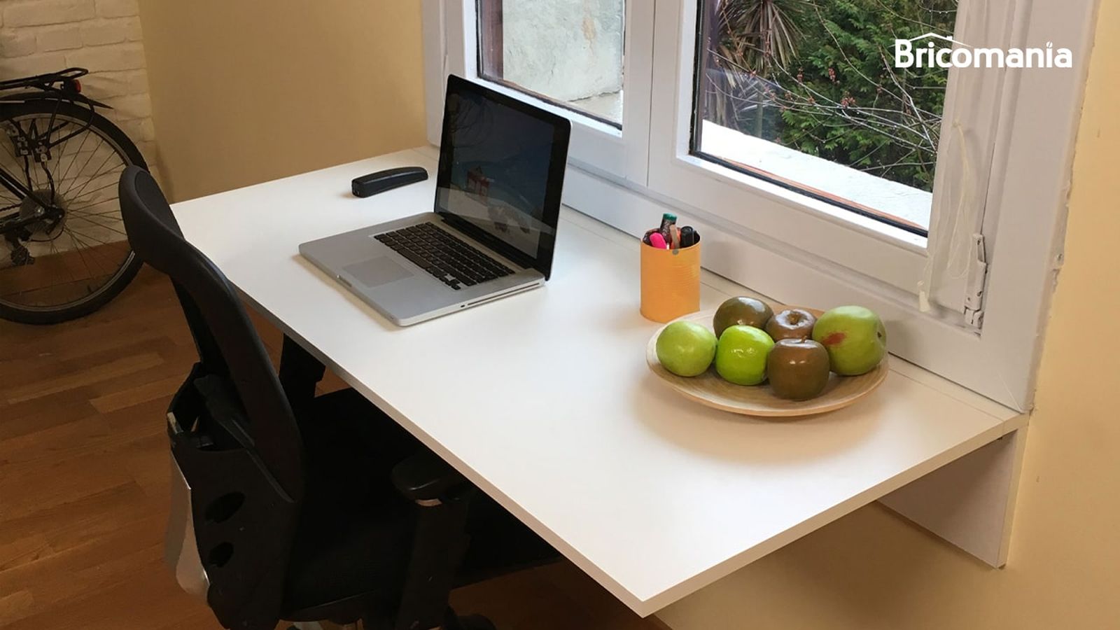 Cómo hacer un escritorio abatible