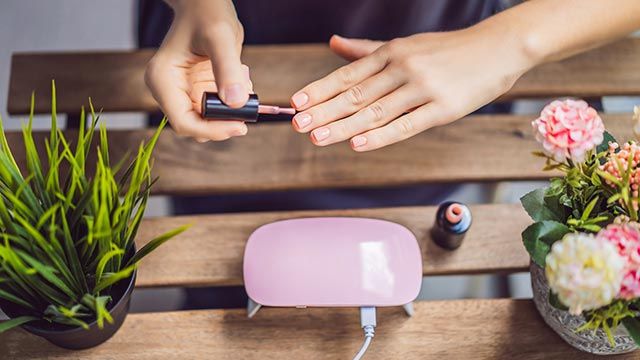 las 5 mejores lamparas LED para una manicura perfecta 1