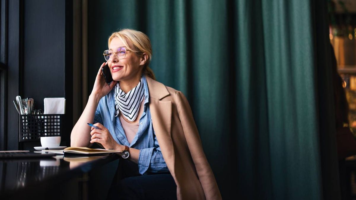 mujer look old money style