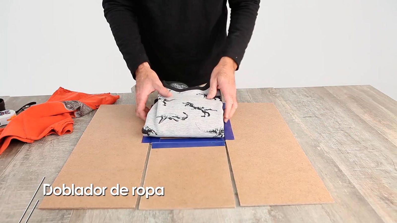 Como hacer un doblador de ropa