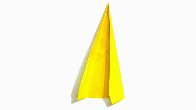 Cómo hacer aviones de papel paso 4