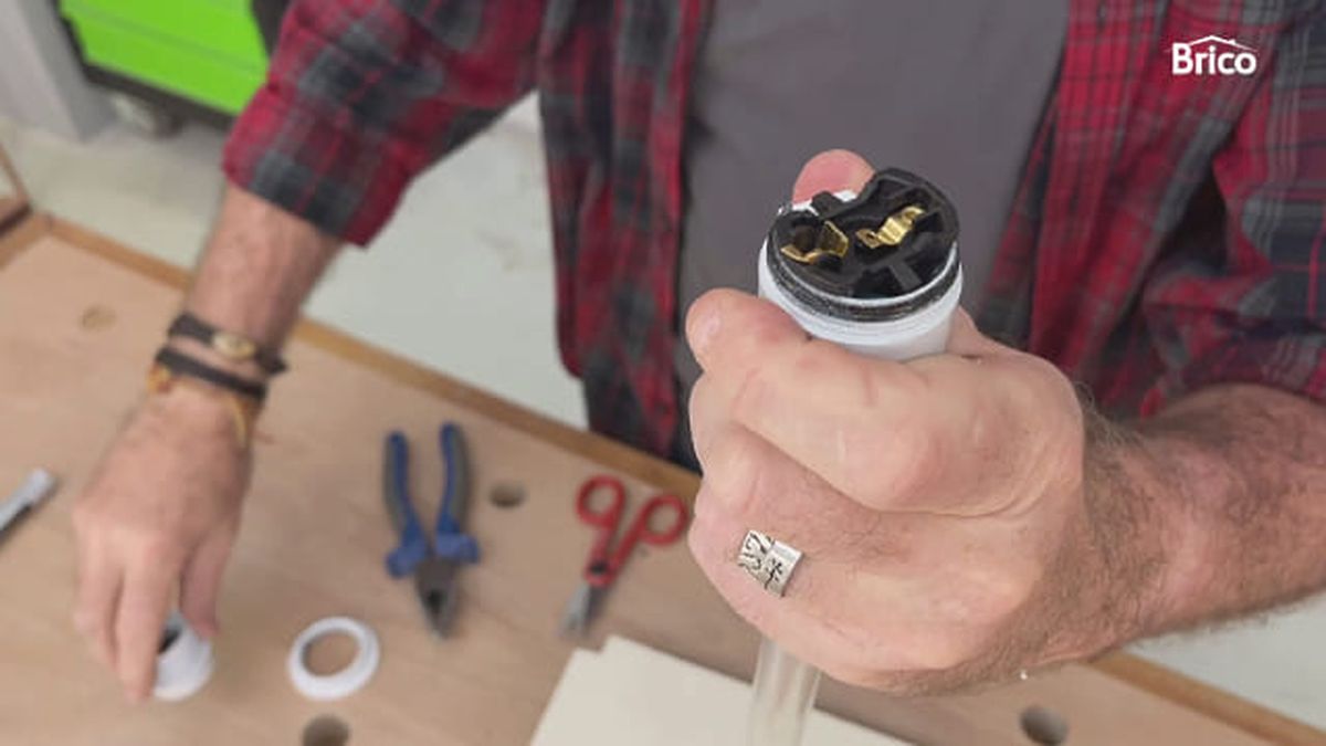 Bricomania 17 crea decora recicla lampara pie mesita paso16