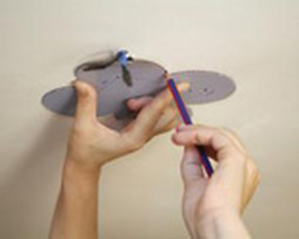 brico 0513 2 colocacion foco empotrado sierra corona paso1