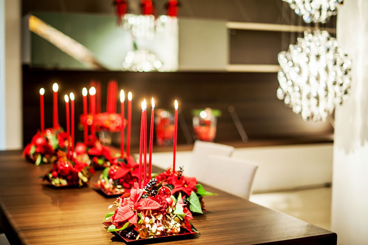 Decoración navideña clásica con Flor de Pascua 6