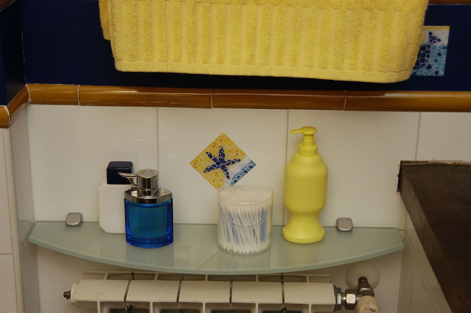 Colocar repisa de cristal paso 6