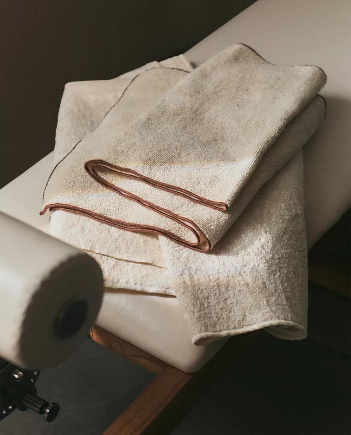 Toalla de algodón para un gimnasio de yoga en casa.