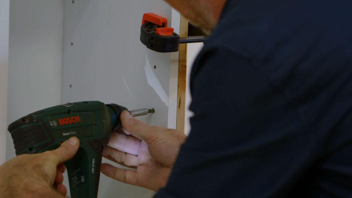 Hacer un mueble suspendido para la pared paso 9