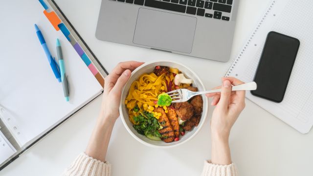 comida saludable para llevar al trabajo en taper 2