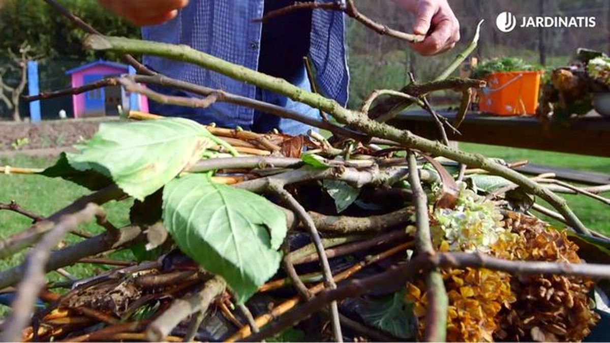 brico 0898 como hacer compost humus materia organica ramas trituradas