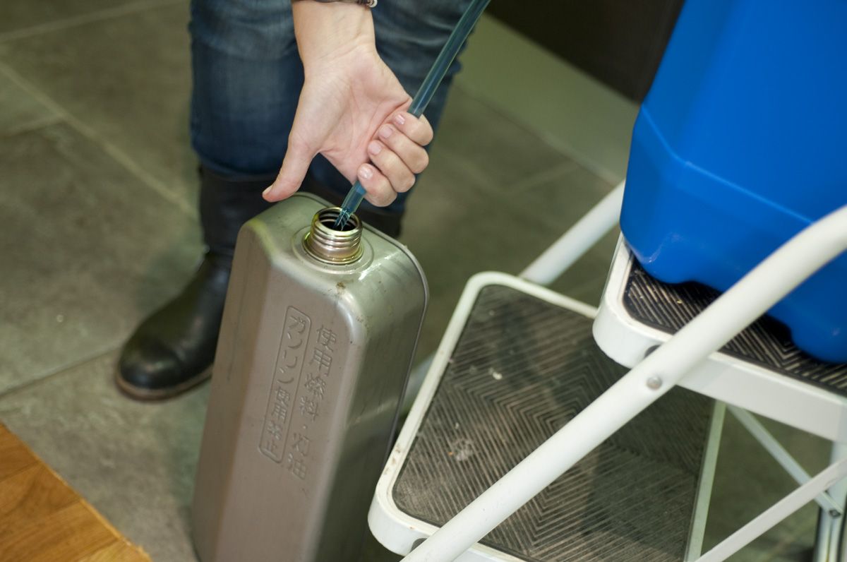 Bricomania 672 Llenar estufa de parafina p3