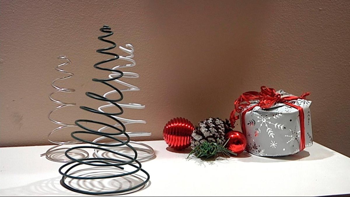 Crear abeto navideño con alambre