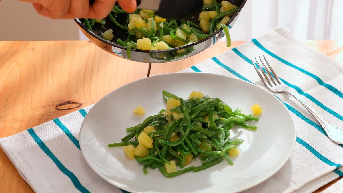 Judías verdes con patatas salteadas con ajo   Paso 6