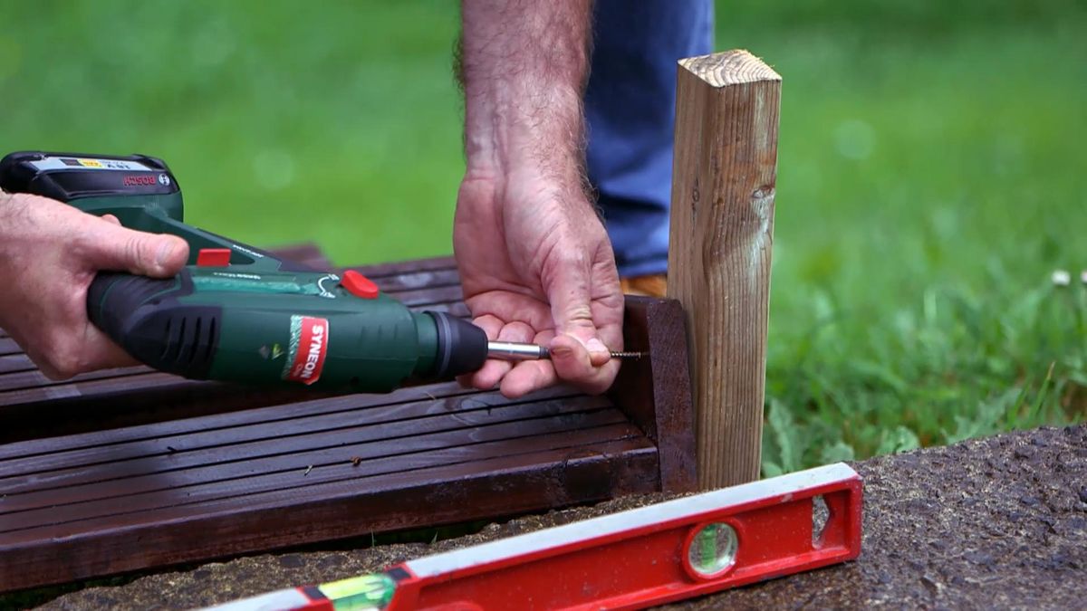 BRIC0957NV18 escalera exterior paso11