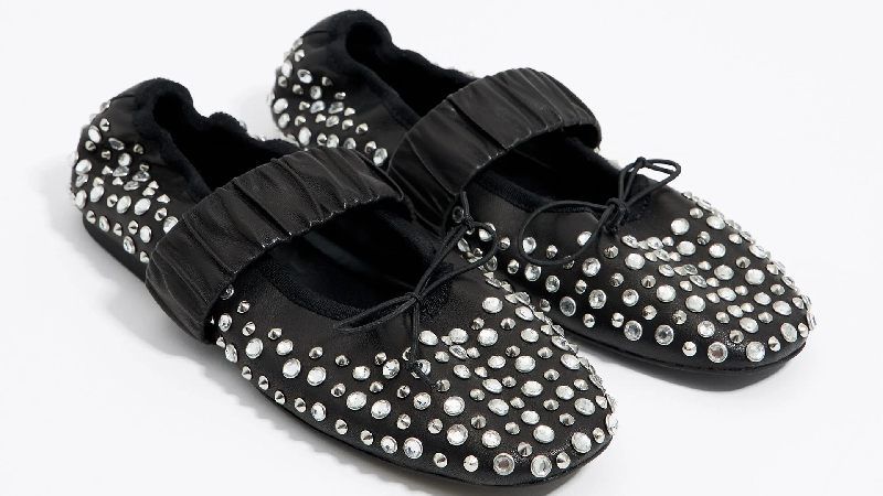 Bailarina con tachas