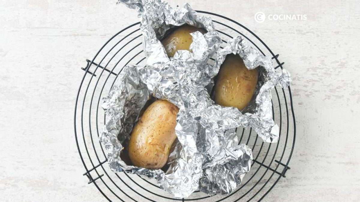 Desenvolvemos las patatas hechas a la brasa